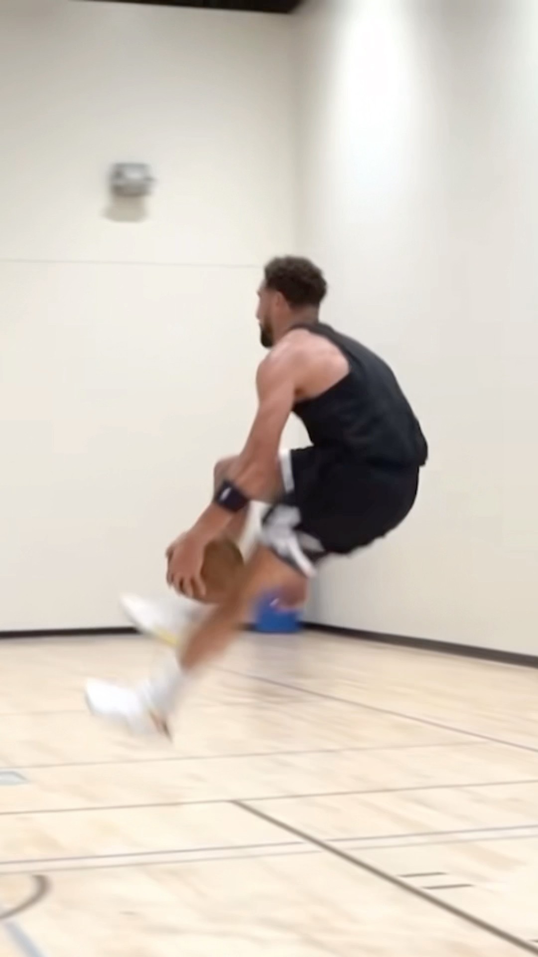 Klay Thompson Tries T Jass Crazy Layups