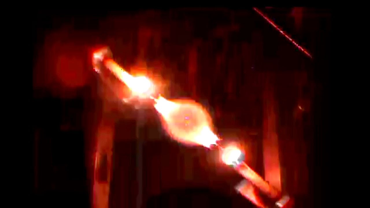 Zero-G Fire Pulses Like a Jellyfish on the Space Station
