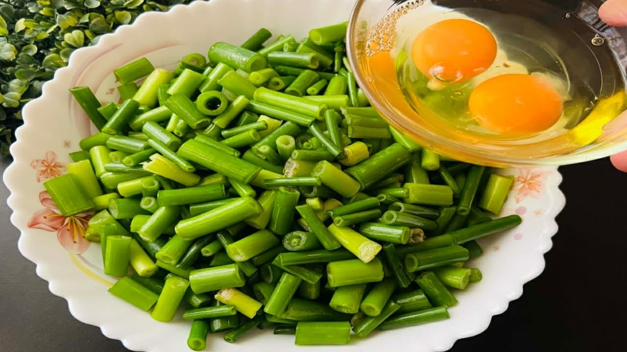 ২টি ডিম আর পেঁয়াজকলি এই নতুন পদ্ধতিতে একবার বানিয়ে দেখুন | Peyajkoli recipe Bangla