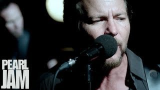 "Sirens" (Official Music Video) - Pearl Jam chords