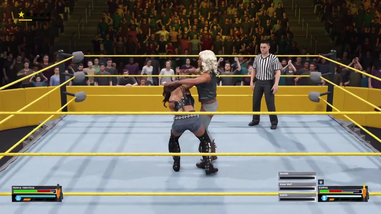 Slammin' Sunday - Helena Valentina Vs Karma