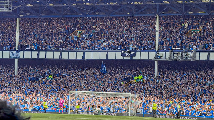 The Atmosphere at Everton’s Last Ever Game at Goodison Park!