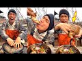 Fishermen eating seafood dinners are too delicious 666 help you stir-fry seafood to broadcast live三五