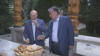 Вечер дружбы братских государств Эмомали Рахмон и Владимир Путин