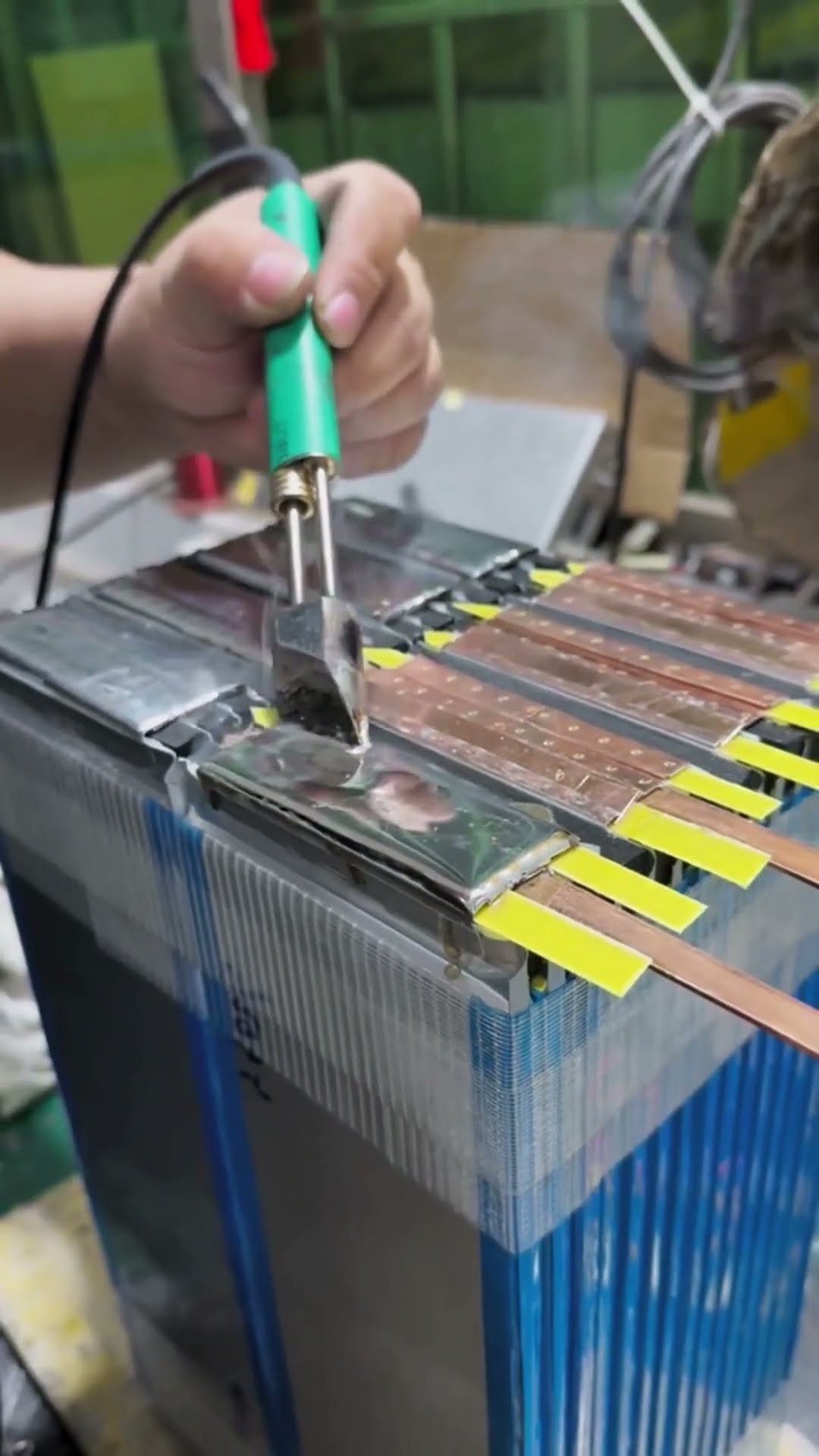 Lithium battery soldering process- Good tools and machinery make work easy
