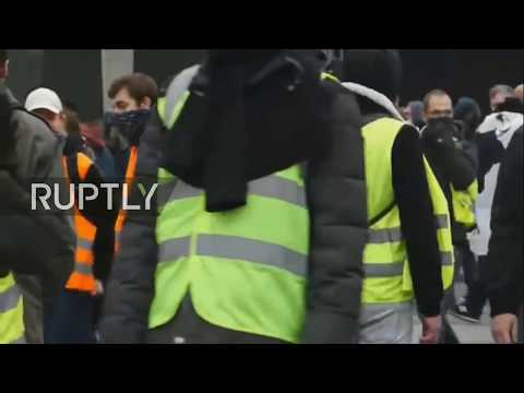 LIVE: "Yellow vest" movement protests continue for a fourth week in a row in Paris - CAM 2 (PART 2)