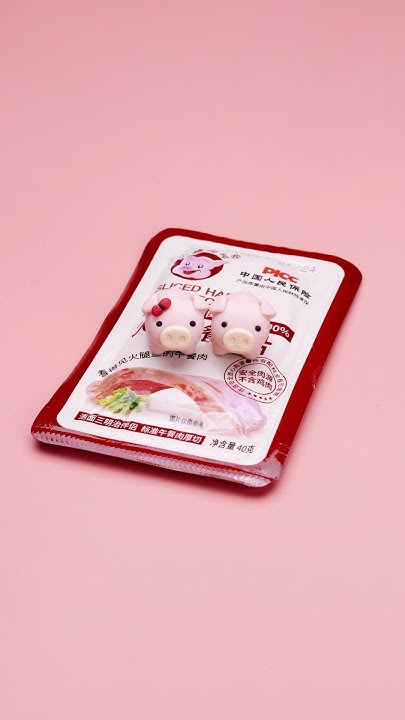 lovely-and-fun-piggy-couple-eat-luncheon-meat-stopmotion-pig-eat