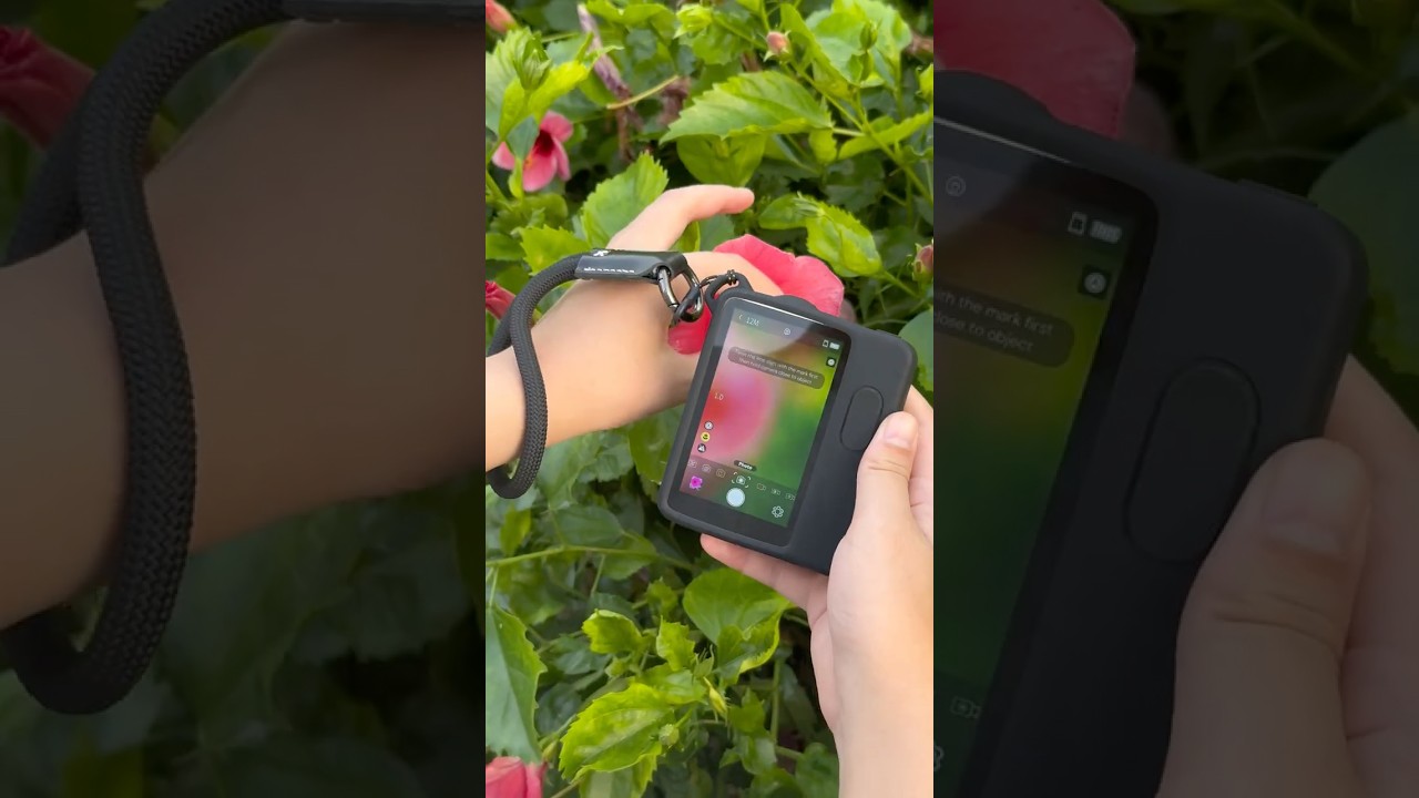 Is this really what the flower looks like under the MicroCam X1’s microscope?