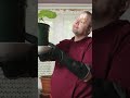 بريطاني يكسر الملل بطريقة غريبة بريطاني يكسر الملل بطريقة غريبة