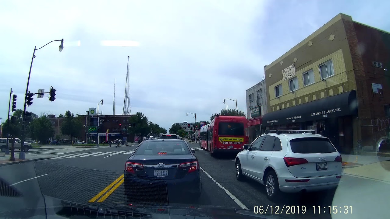 DC Metro Bus (WMATA) ran red light. Disregarded traffic safety. YouTube