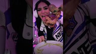 KIMBERLY LOAIZA COMIENDO PULPO! 😱😁🤩| #viral #jukilop #kimloaiza #shorts