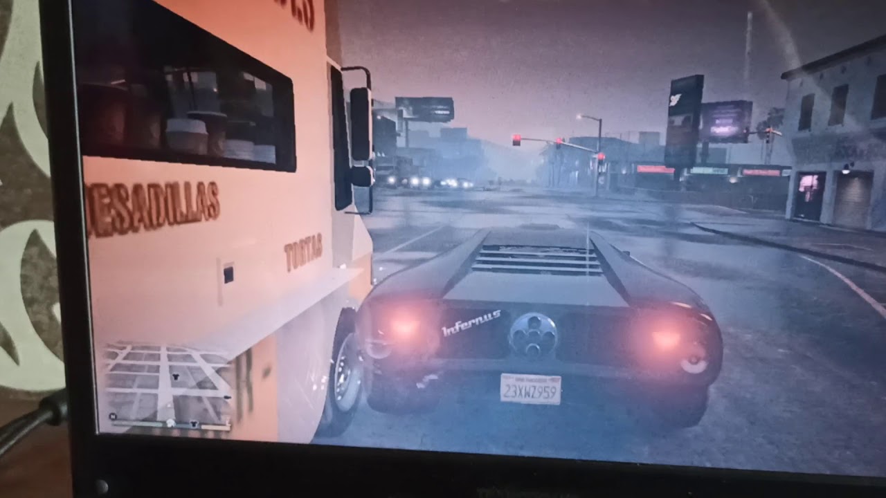 gta 5 на x300v intel core i5 - 3317U 2400 Mhz DDR3 8 gb 1600 Mhz  видео 2 gb intel hd 4000