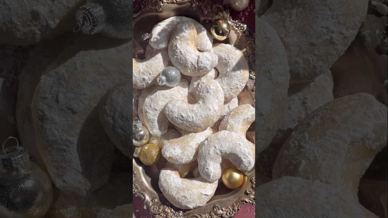 Almond Crescent Cookies 🎄🥹 A generations old classic! 