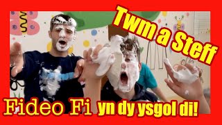 Fideo Fi Steff & Twm - Dere i fod ar Stwnsh Sadwrn! | Invite us to YOUR school!