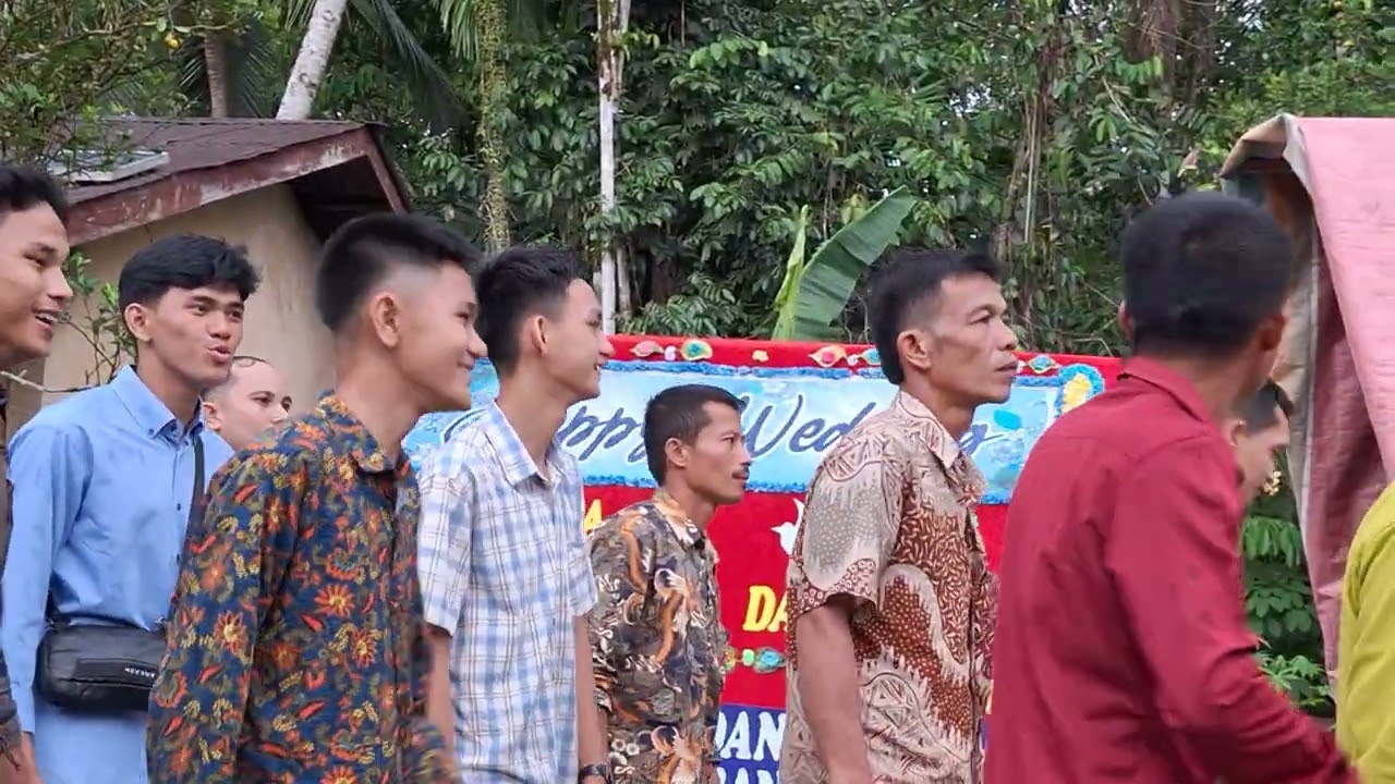 Maena Tarian Nias - Gunung Cahaya Sirombu Nias Barat 