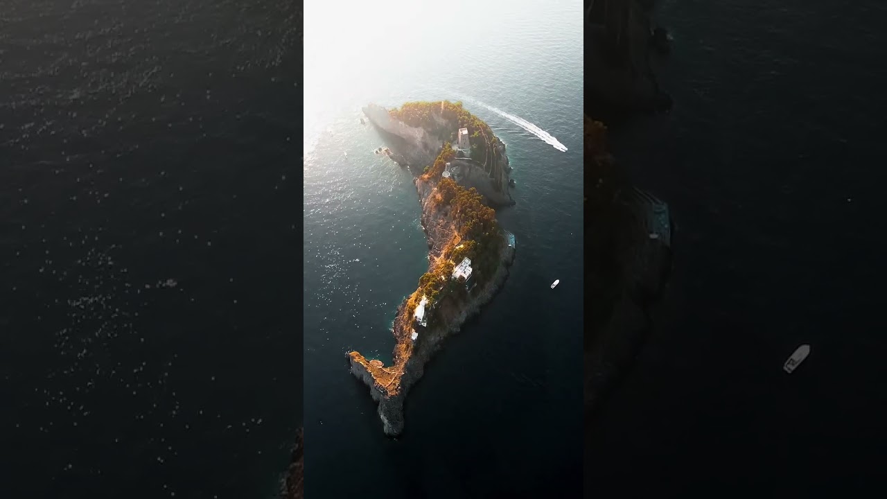 A dolphin-shaped island called  Li Galli 