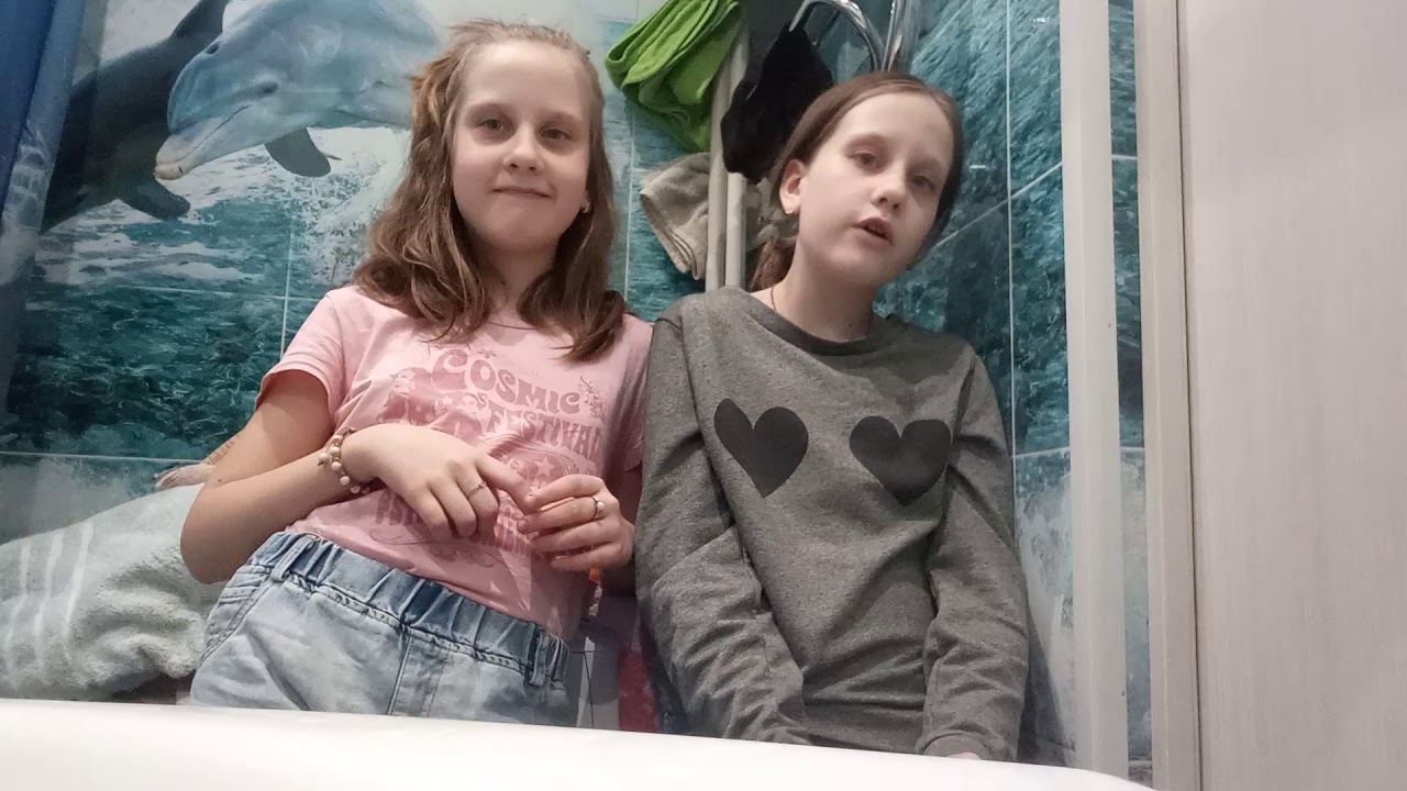 Поём песню "Луна не знает пути" - YouTube