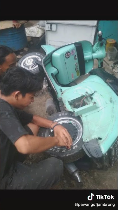 bongkar motor Vespa