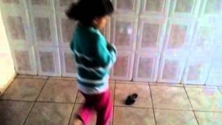 Menina De 5 Ano Dançando Lepo Lepo