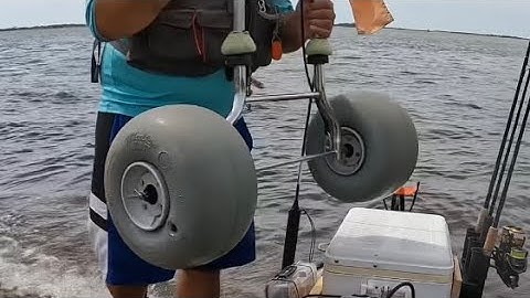 Using the No tilt Hobie Outback / Pro Angler scupper kayak cart bungee kit in real time on the beach