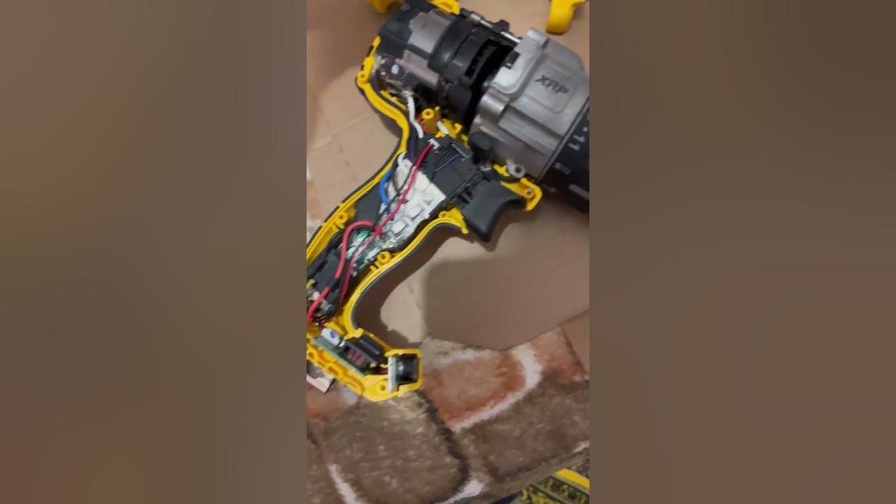 Деволт dcd996 перегорает предохранитель DCD996NT-XJ Perceuse Sans fil DeWALT DCD 18V RS