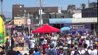 mike purdie gooes 12 ft high in venice beach california video by sherm