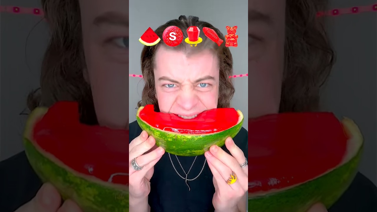Giant Red Candy ASMR!?,😻😲