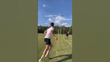 Midfielder Specific dribbling drill Like, Comment, Share, Subscribe for more 🙌👊