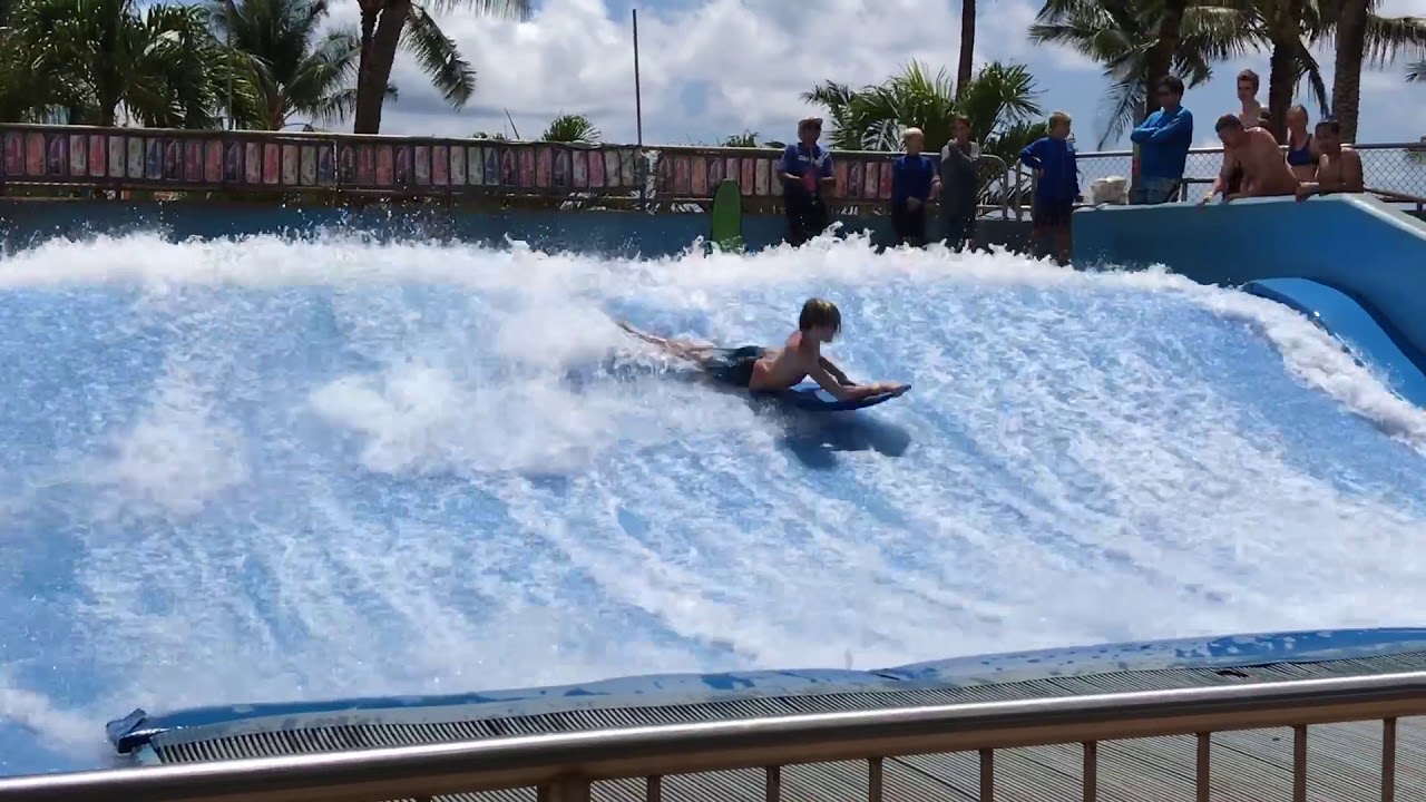 Da flow rider Oahu - YouTube