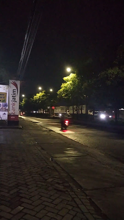 Suasana malam hari setelah hujan daerah SEMEMI BENOWO Surabaya JATIM