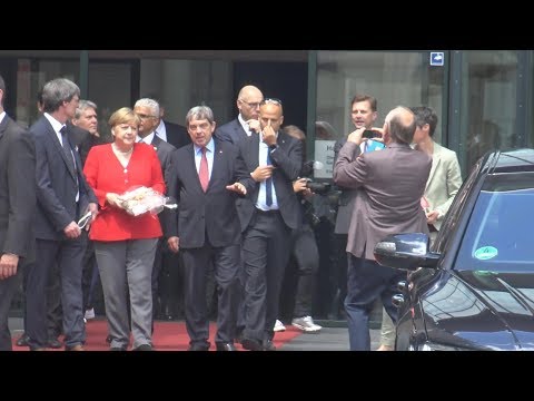 Bundeskanzlerin Merkel + Kommandeur GSG 9 Fuchs beim 25.Jubiläum Haus der Geschichte Bonn 14.6.19