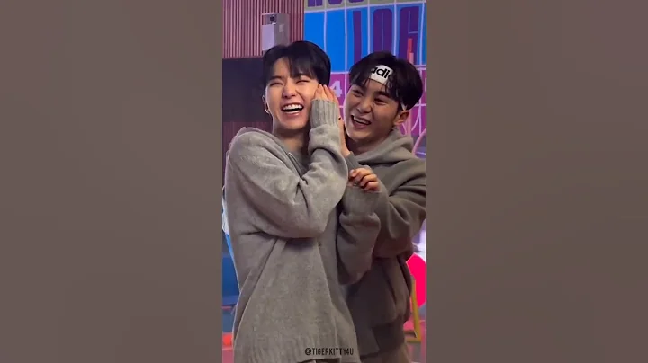 Seungkwan's soft spot for Hoshi😩✨ I love this duo #SoonKwan ♡ #seventeen #booseoksoon #kpop