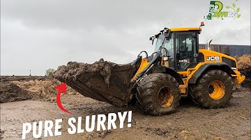 JCB 419 LOADING MUCK SPREADERS! 