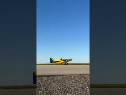 Cargando la avioneta con herbicidas 🛩️🌾👨🏽‍🌾 #entretenimiento #agricultura #airtractor