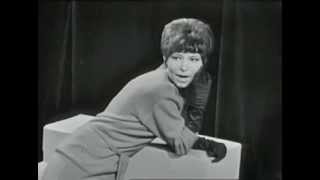 Brigitte Fontaine: Je suis décadente (la concierge gamberge) 1964 chords