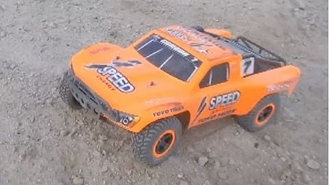 SAND PIT BASH!!  Traxxas Slash &  Traxxas Slash 4x4 Ultimate Dodge- Part 1 HD