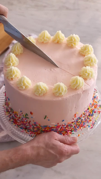 How to Cut a Round Cake