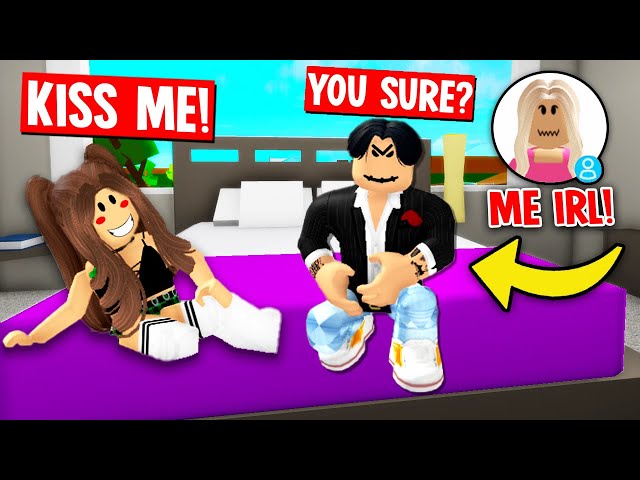 pretending to be a slender girl in ROBLOX BROOKHAVEN RP! 