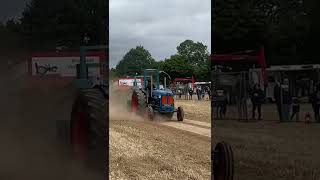 Fordson V8 tractor pulling at Brimfield Vintage Working Day 2022 #tractorpulling #fordson