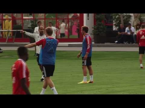 Mario Götze vor