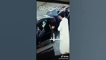 نصيحة لو صار لك حادث مع بنت اتصل على نجم وقفل القزاز ولا تنزل من سيارتك حتى ما يصير بك كذا 