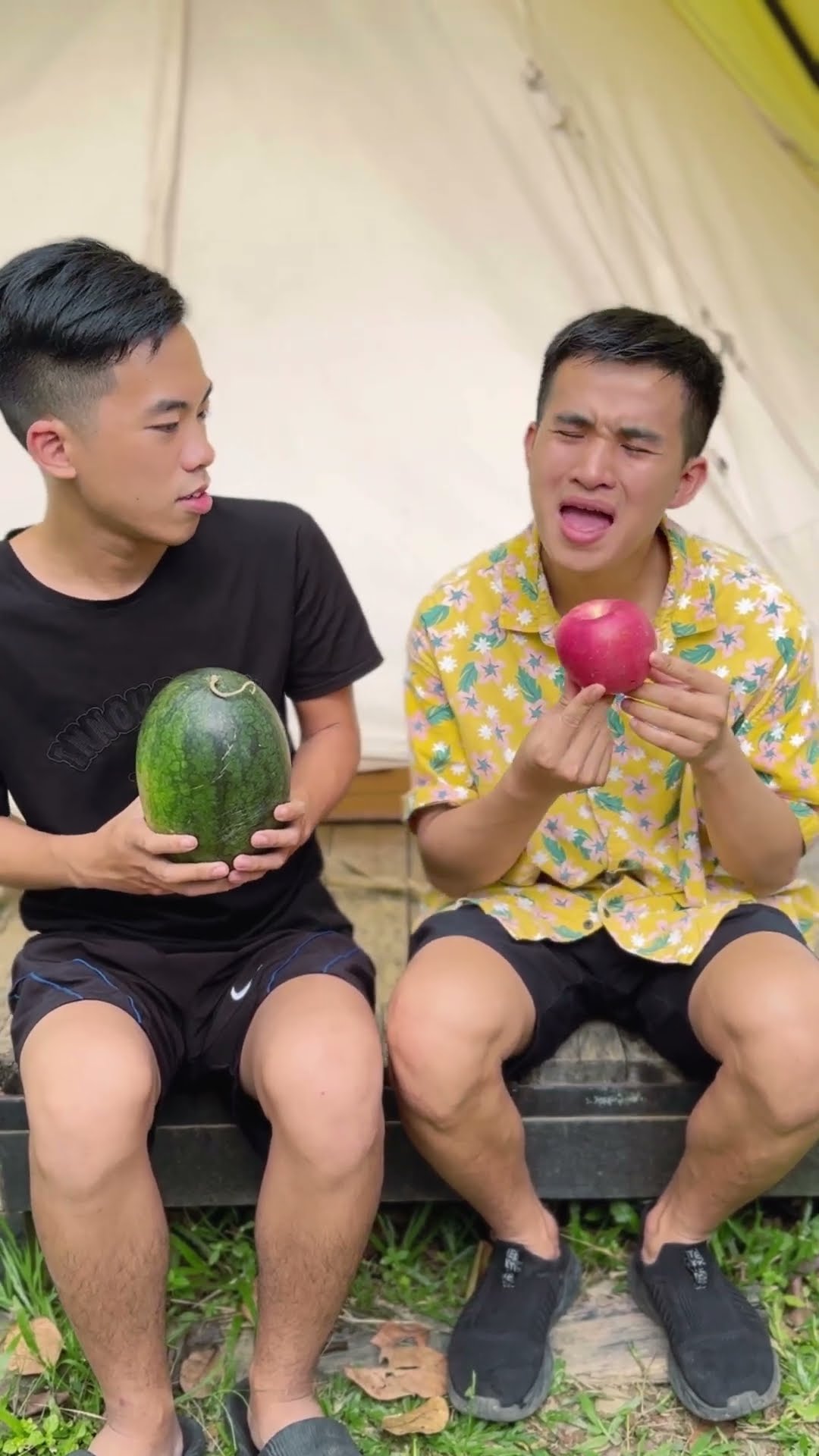 LNS - Vừa khóc, vừa cười ??? Cry vs Smile #shorts