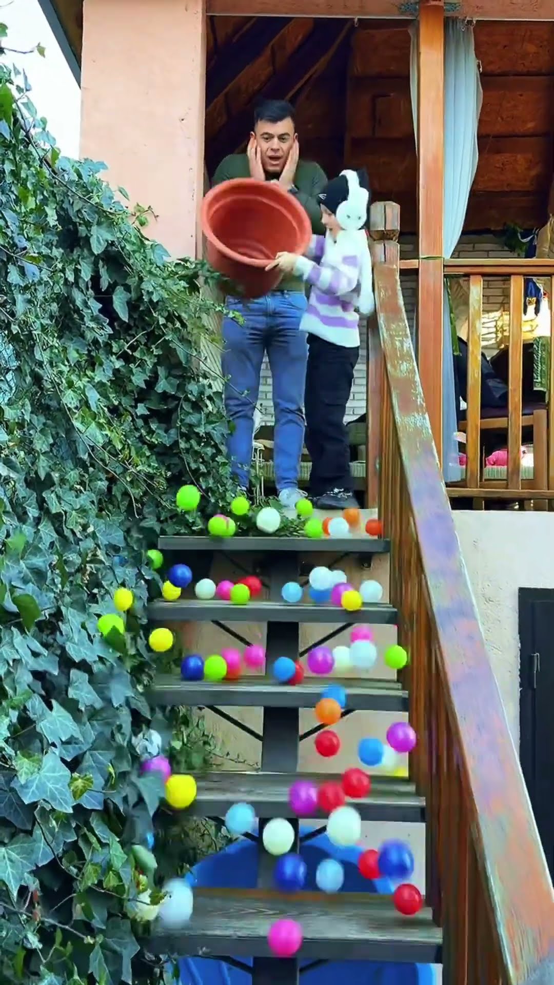 Magic balloons by Secret Vlog