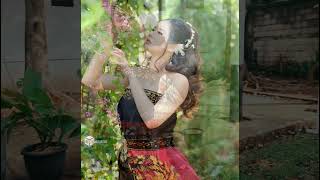 Motret Tema Gaun Etnict