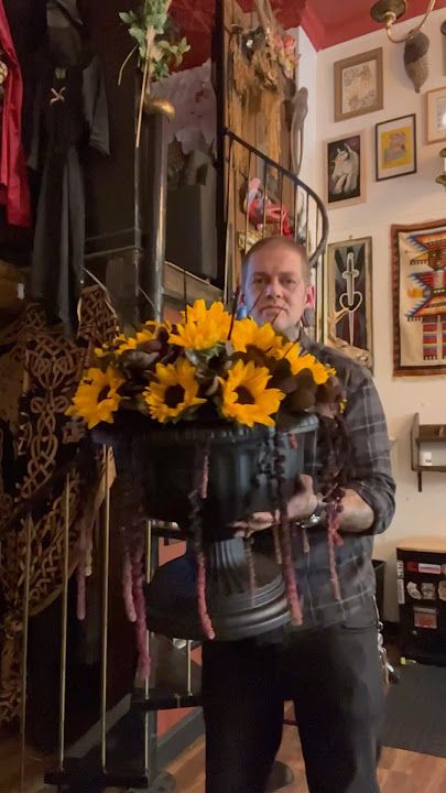 #gothic When the client wants bright flowers, but “make it dark”. I got you. #dark #floraldesign #24