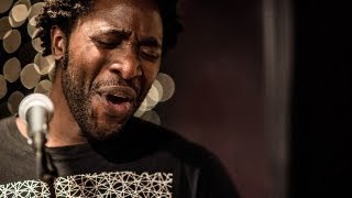 Bloc Party - Sunday (Live on KEXP) chords