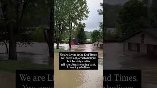 🌊⚠️ End Times Warning | Jesus Is Coming Back | Luke 21:25–26 ✝️🙏
