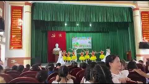 Múa lời ru của cô