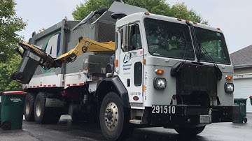 Advanced Disposal (WM) Pete 520 Heil Python Garbage Truck on Cool Carts