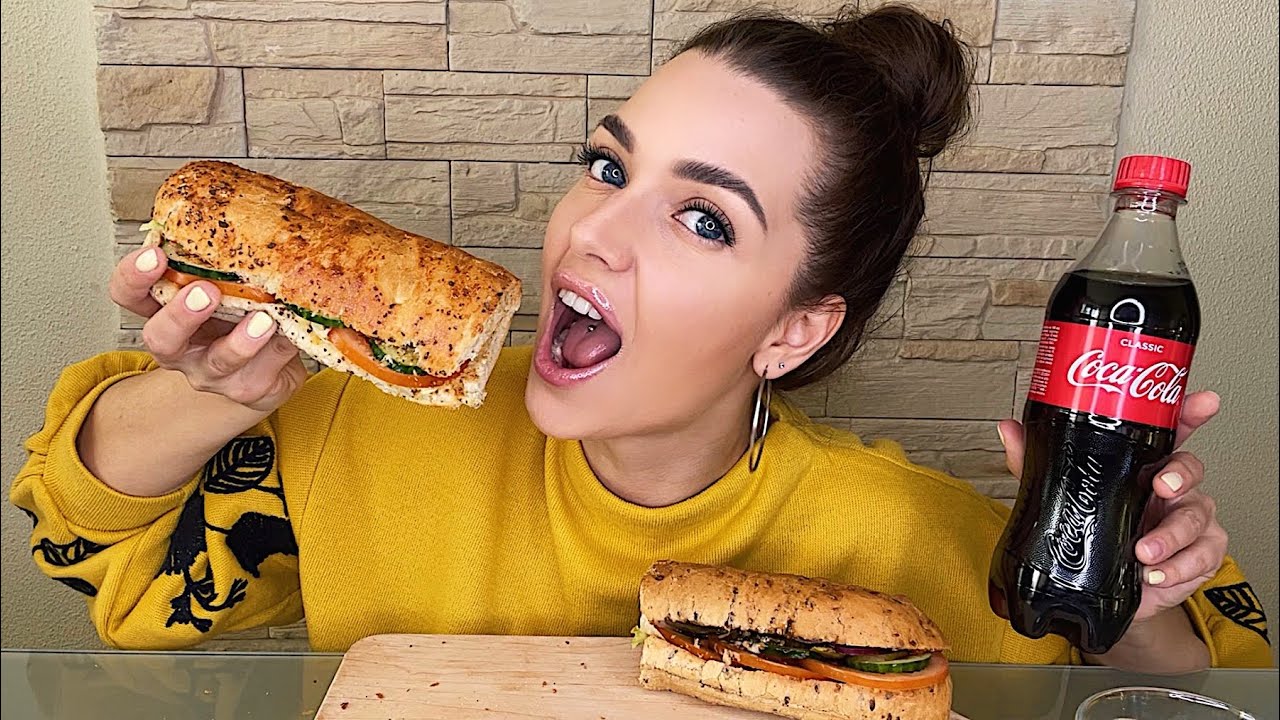 СЛОМАЛА ЗУБ 🥴 ПОТЕРЯЛА КОШЕЛЕК😢  МУКБАНГ сабвэй сендвич кола MUKBANG subway coca-cola